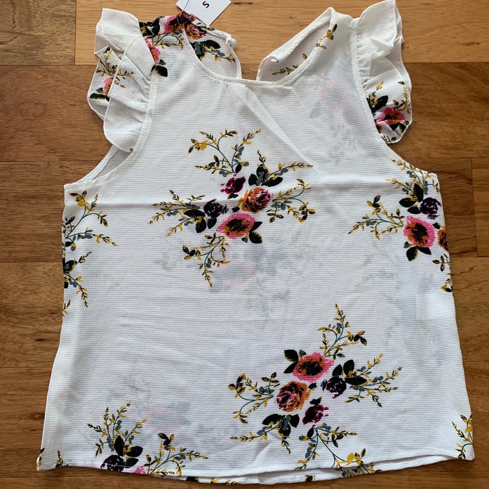 Floral flutter sleeve top - Picture 5 of 7